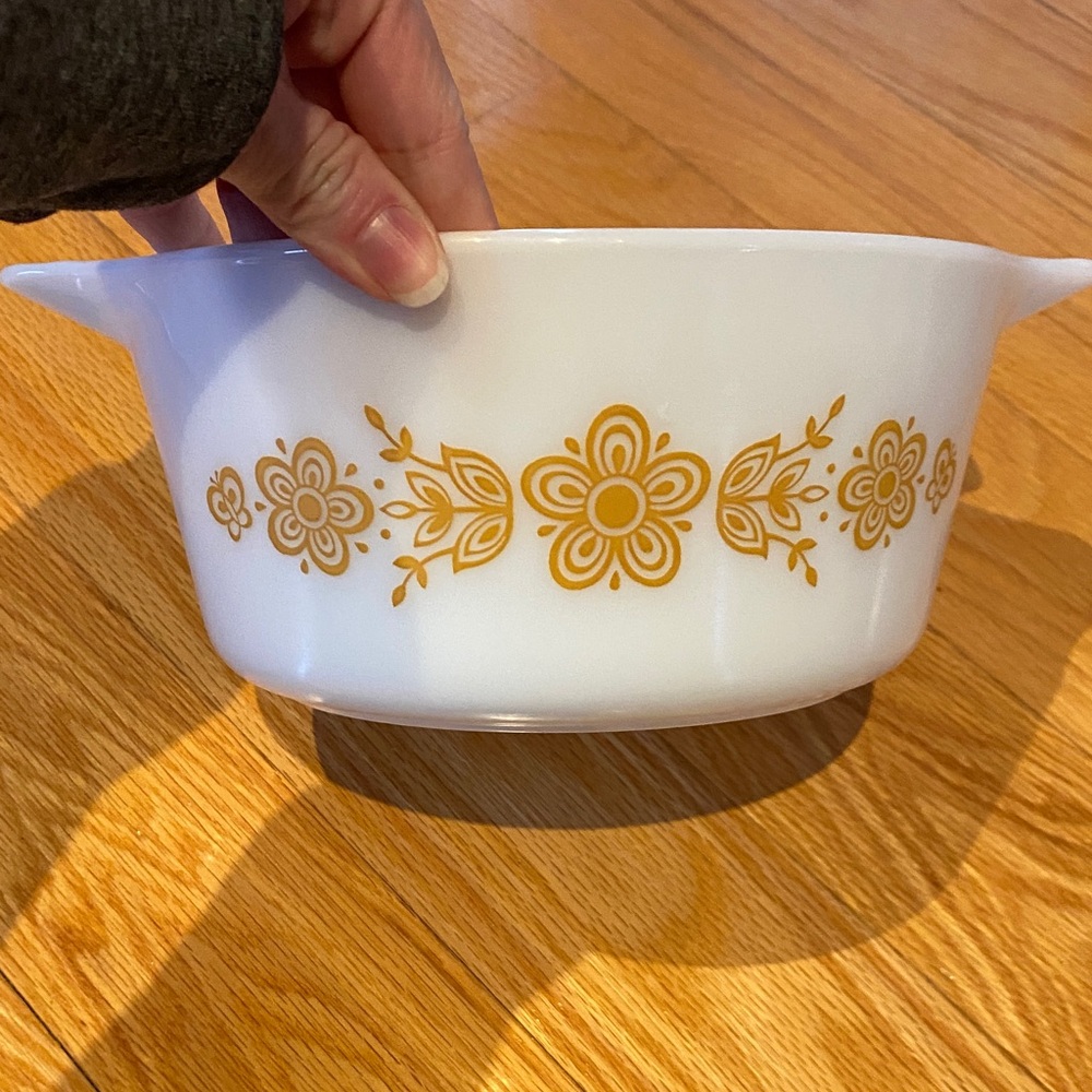 Pyrex Butterfly Gold Vintage 474-B Floral Bakeware